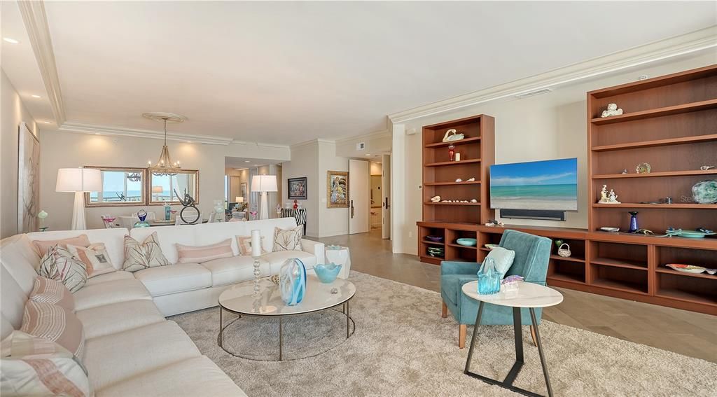 Active With Contract: $3,299,000 (3 beds, 3 baths, 2820 Square Feet)