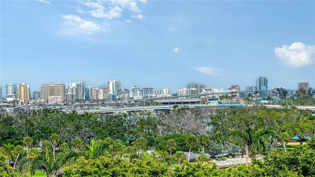 Active With Contract: $3,299,000 (3 beds, 3 baths, 2820 Square Feet)