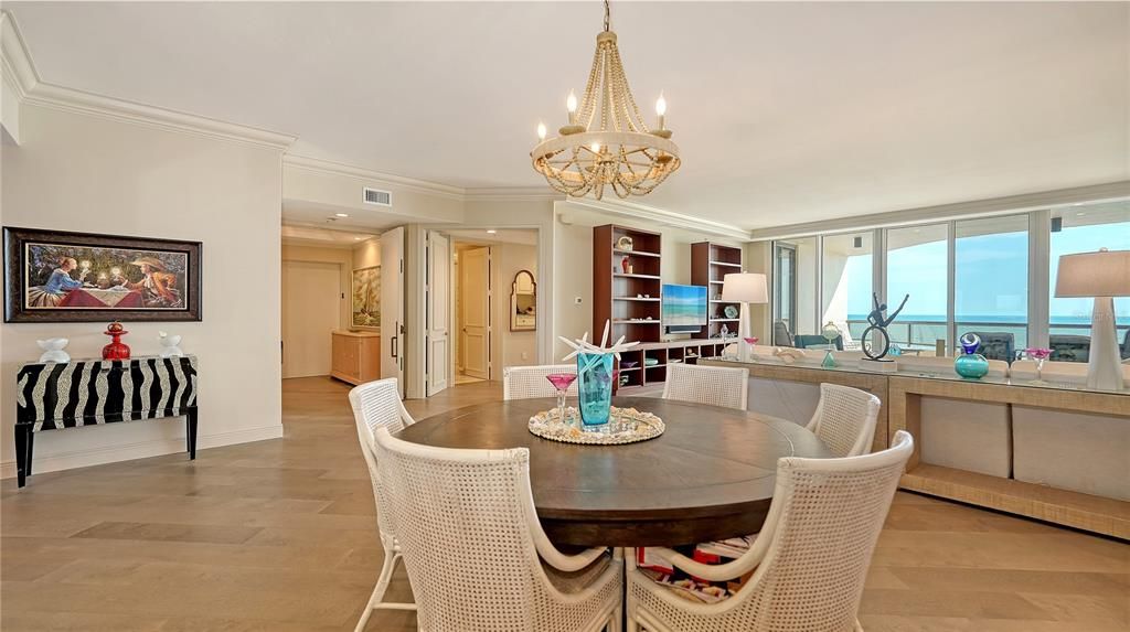 Active With Contract: $3,299,000 (3 beds, 3 baths, 2820 Square Feet)