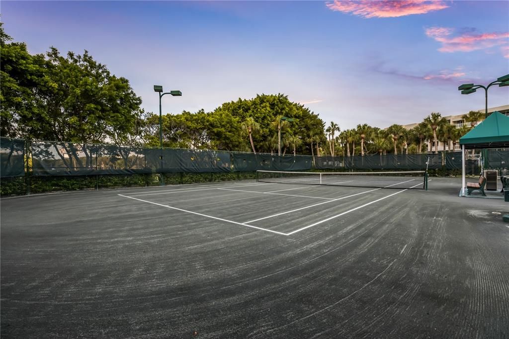 Active With Contract: $3,299,000 (3 beds, 3 baths, 2820 Square Feet)