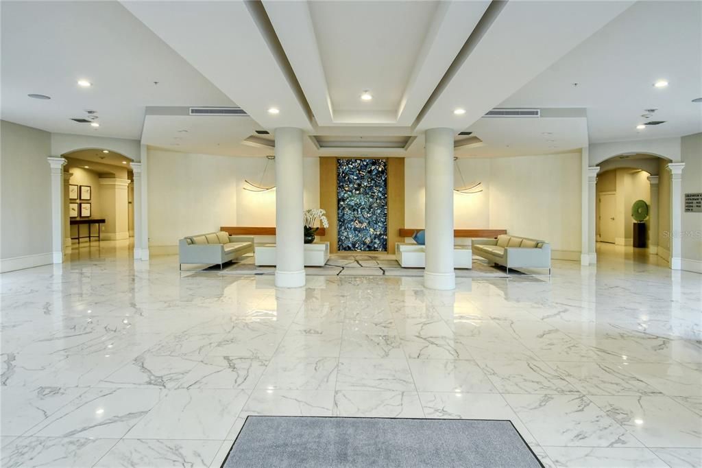 Active With Contract: $3,299,000 (3 beds, 3 baths, 2820 Square Feet)