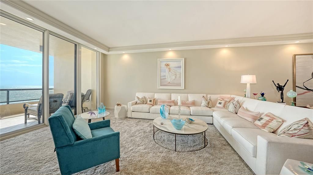 Active With Contract: $3,299,000 (3 beds, 3 baths, 2820 Square Feet)