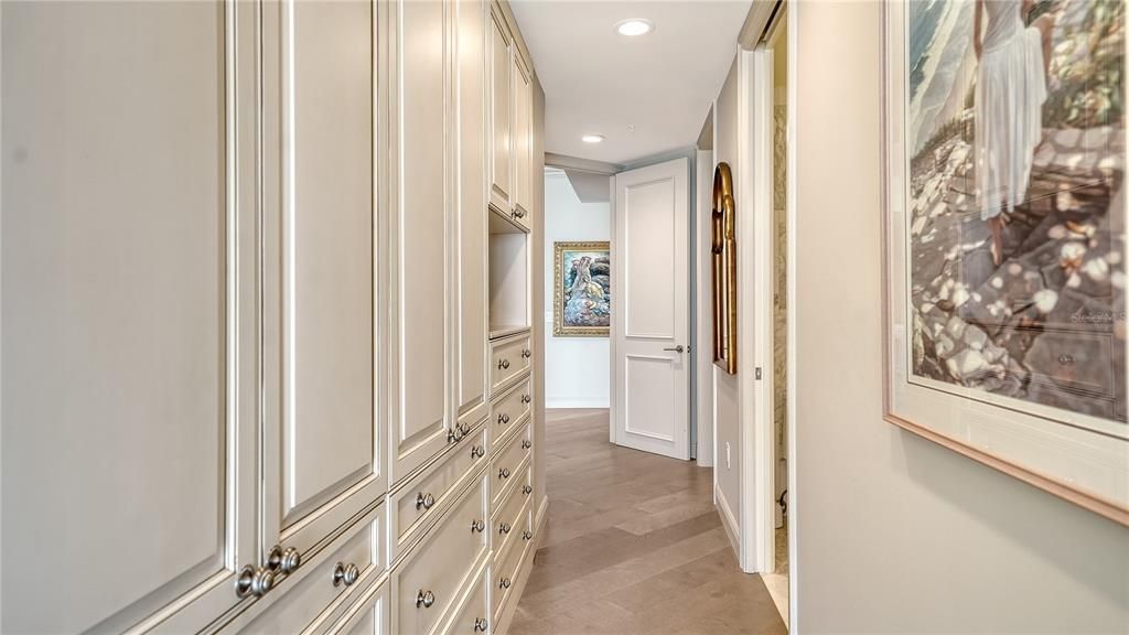 Active With Contract: $3,299,000 (3 beds, 3 baths, 2820 Square Feet)