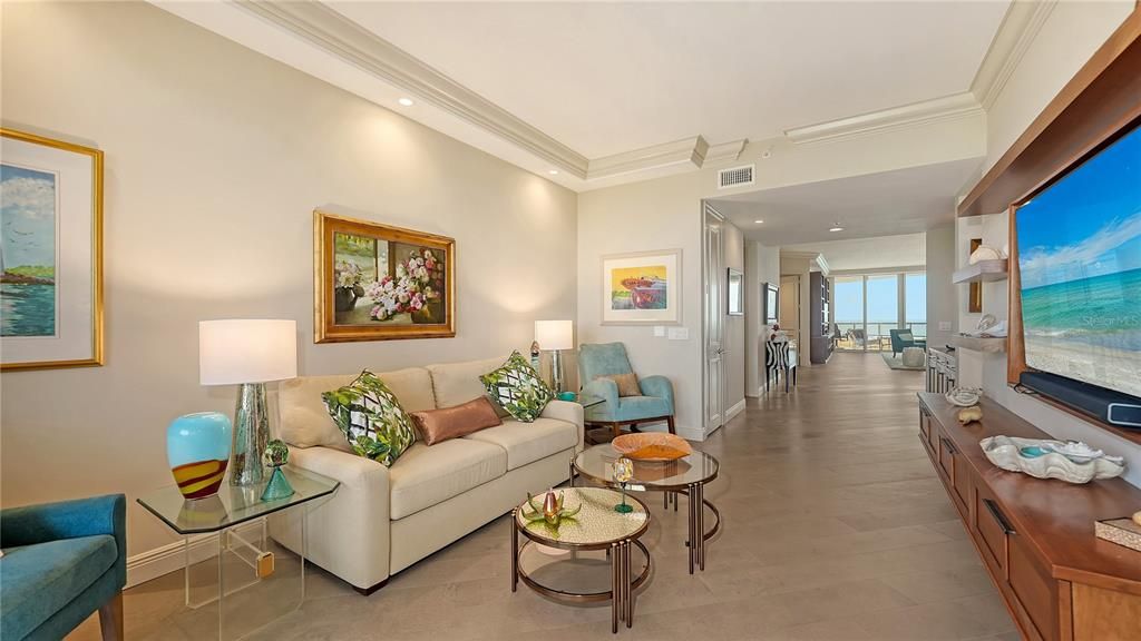 Active With Contract: $3,299,000 (3 beds, 3 baths, 2820 Square Feet)