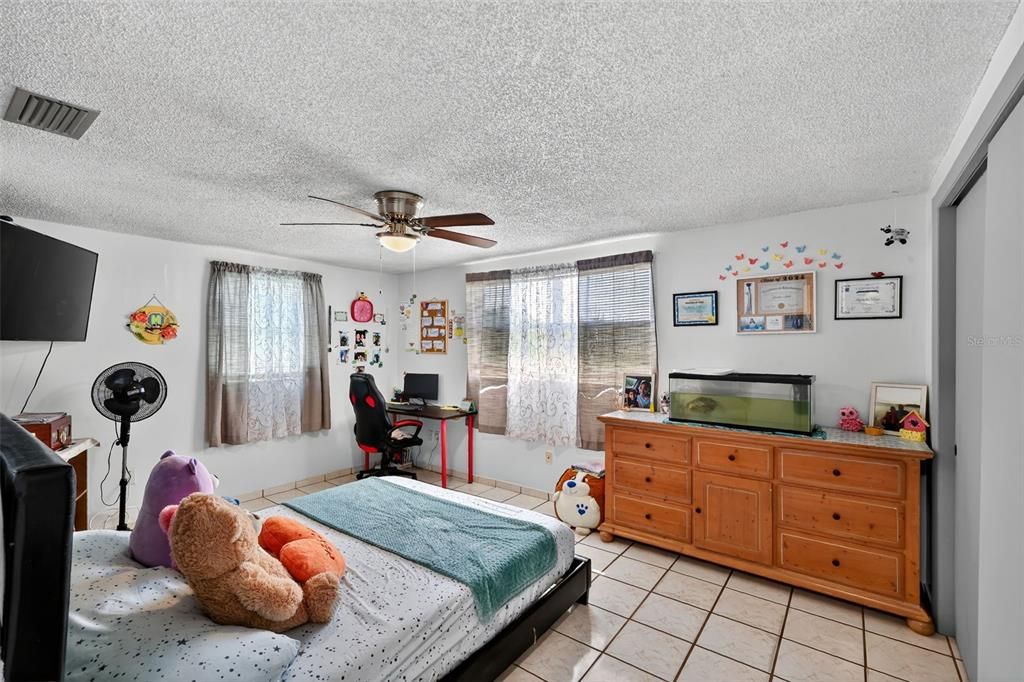 For Sale: $239,900 (3 beds, 2 baths, 1480 Square Feet)