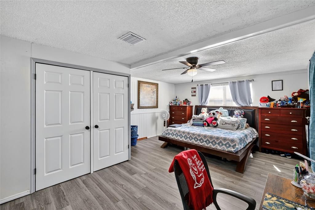 For Sale: $239,900 (3 beds, 2 baths, 1480 Square Feet)