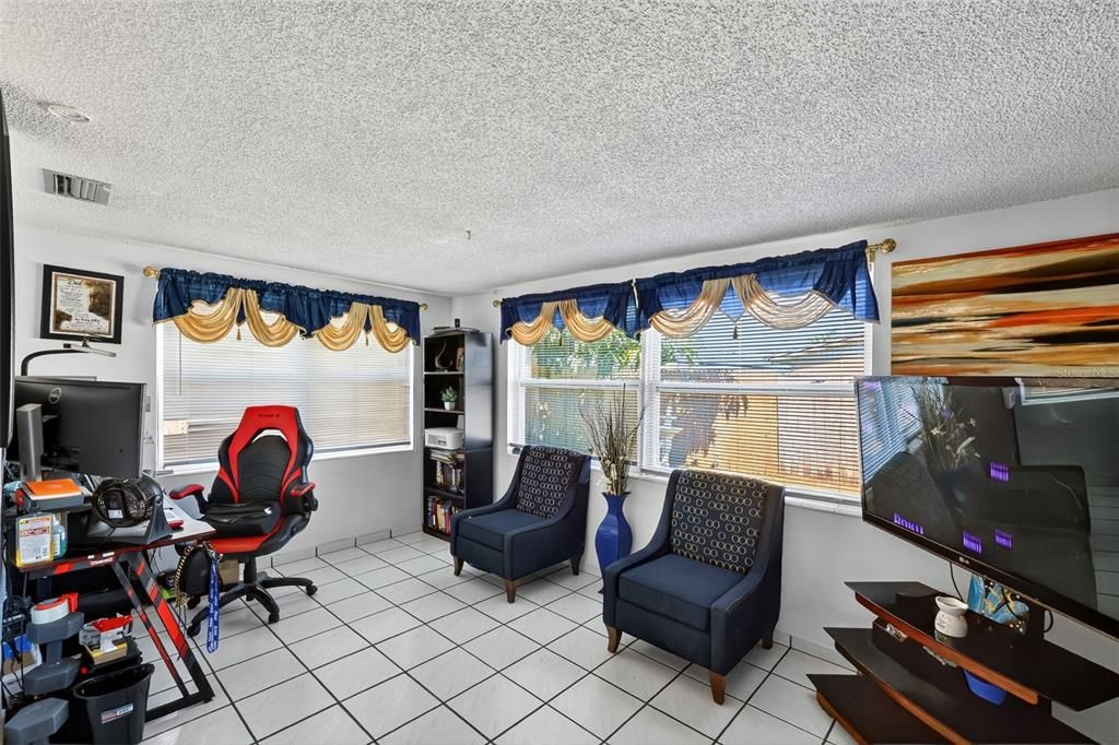 For Sale: $239,900 (3 beds, 2 baths, 1480 Square Feet)