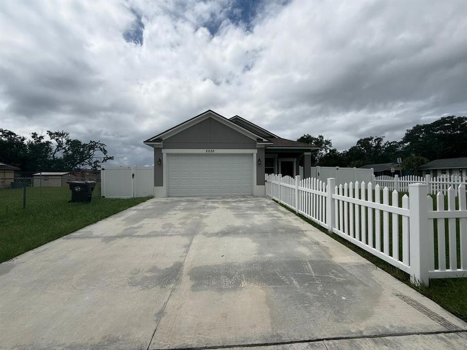 出租: $2,550 (3 贝兹, 2 浴室, 1390 平方英尺)