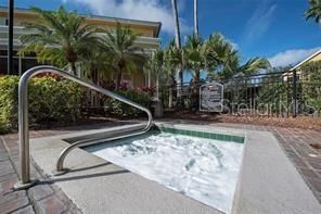 待售: $185,000 (2 贝兹, 2 浴室, 874 平方英尺)