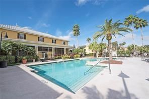 待售: $185,000 (2 贝兹, 2 浴室, 874 平方英尺)