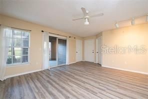 Active With Contract: $159,000 (2 beds, 2 baths, 874 Square Feet)
