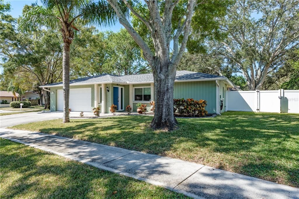 Activo con contrato: $525,000 (3 camas, 2 baños, 1733 Pies cuadrados)