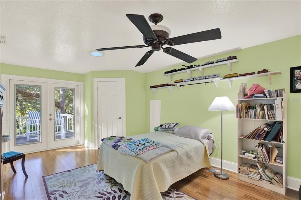 Active With Contract: $558,999 (3 beds, 2 baths, 1836 Square Feet)