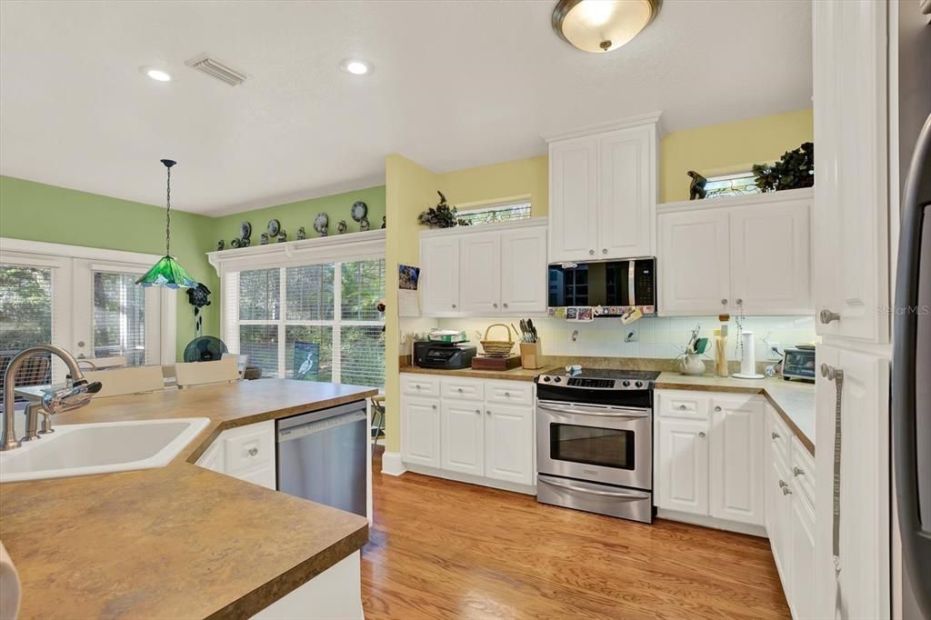 Active With Contract: $558,999 (3 beds, 2 baths, 1836 Square Feet)