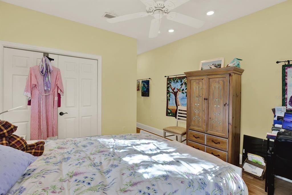 Active With Contract: $558,999 (3 beds, 2 baths, 1836 Square Feet)