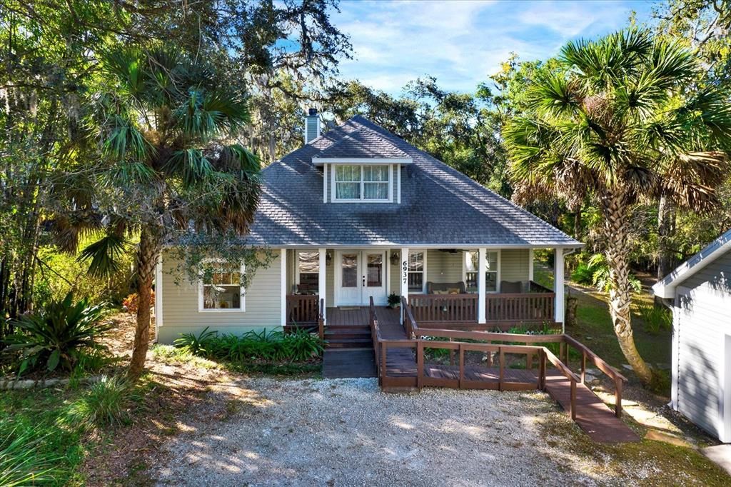 Active With Contract: $558,999 (3 beds, 2 baths, 1836 Square Feet)