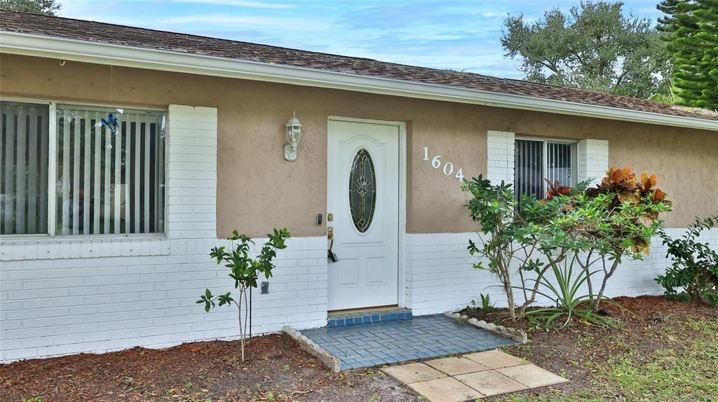 For Sale: $329,500 (4 beds, 2 baths, 1536 Square Feet)
