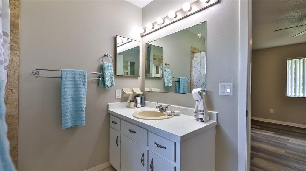 For Sale: $329,500 (4 beds, 2 baths, 1536 Square Feet)