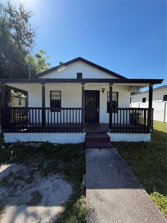 Recently Rented: $1,600 (3 beds, 1 baths, 1100 Square Feet)