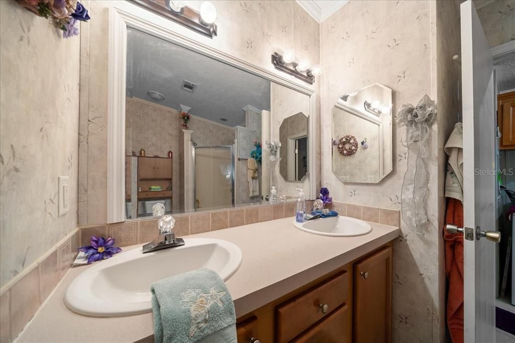 На продажу: $210,000 (3 спален, 2 ванн, 1456 Квадратных фут)