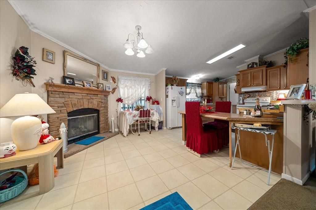 На продажу: $210,000 (3 спален, 2 ванн, 1456 Квадратных фут)