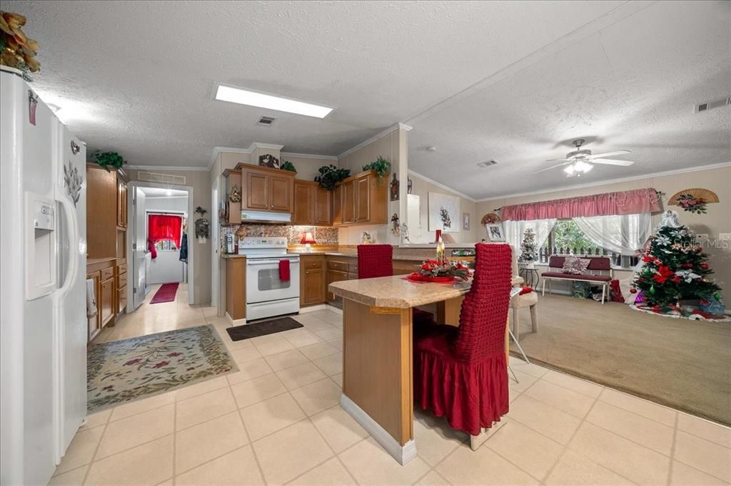 На продажу: $210,000 (3 спален, 2 ванн, 1456 Квадратных фут)