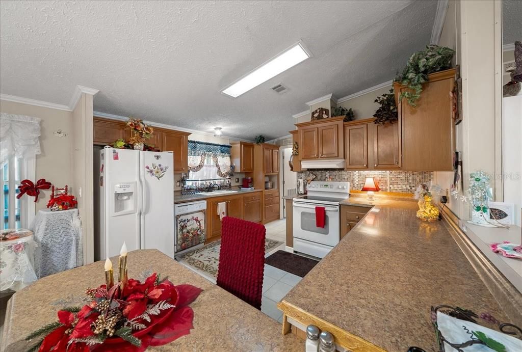 На продажу: $210,000 (3 спален, 2 ванн, 1456 Квадратных фут)