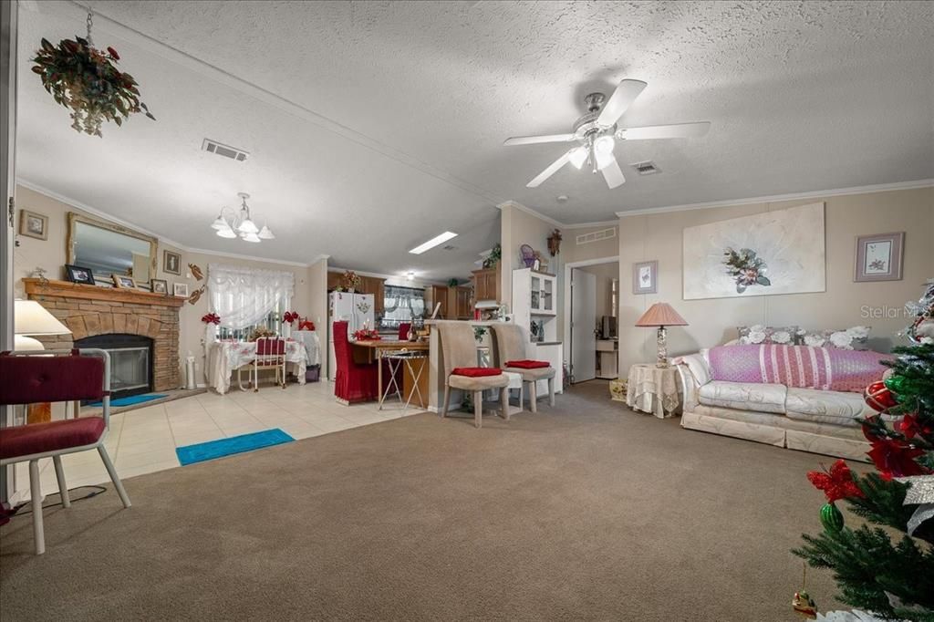 На продажу: $210,000 (3 спален, 2 ванн, 1456 Квадратных фут)