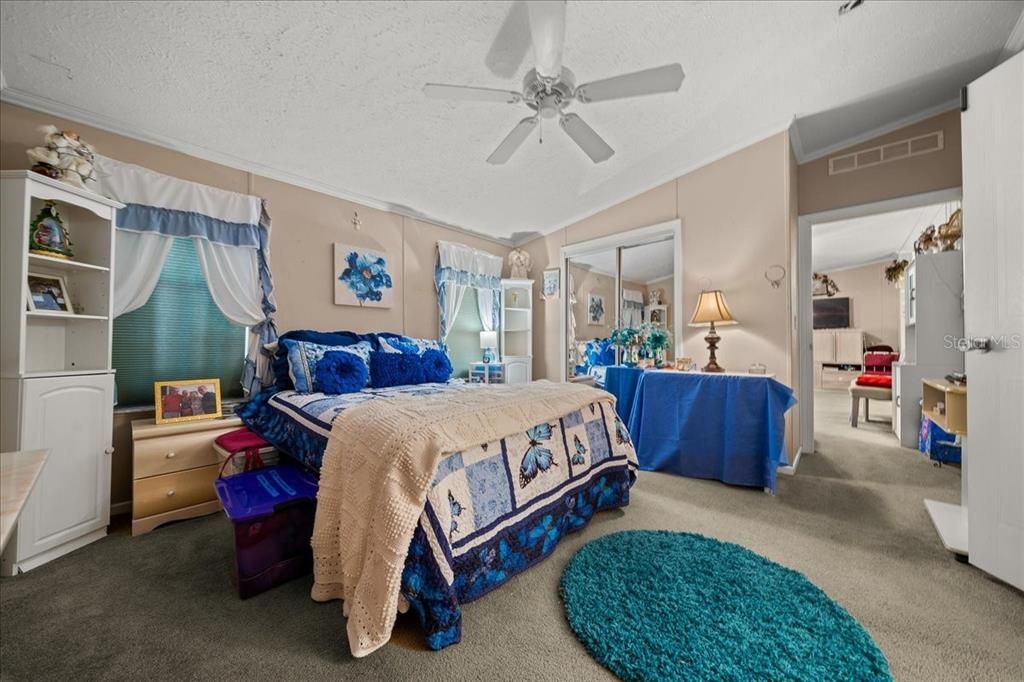 На продажу: $210,000 (3 спален, 2 ванн, 1456 Квадратных фут)