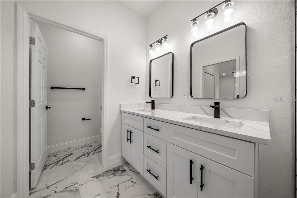 For Sale: $348,000 (3 beds, 2 baths, 1818 Square Feet)