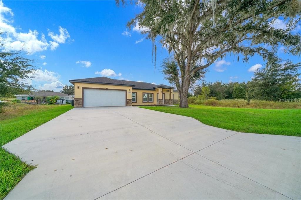 For Sale: $348,000 (3 beds, 2 baths, 1818 Square Feet)