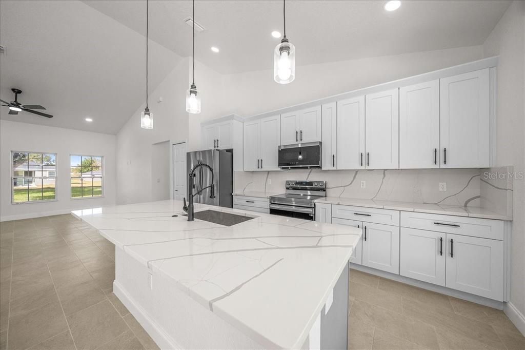 For Sale: $348,000 (3 beds, 2 baths, 1818 Square Feet)