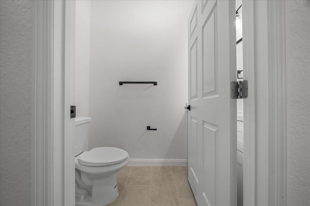 For Sale: $348,000 (3 beds, 2 baths, 1818 Square Feet)