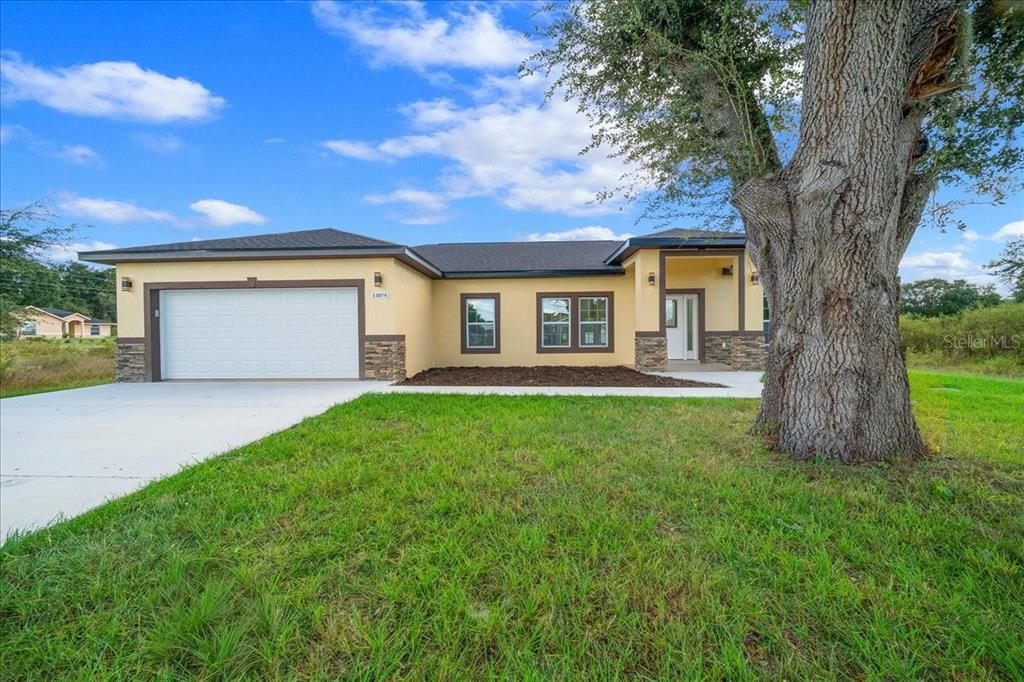 For Sale: $348,000 (3 beds, 2 baths, 1818 Square Feet)