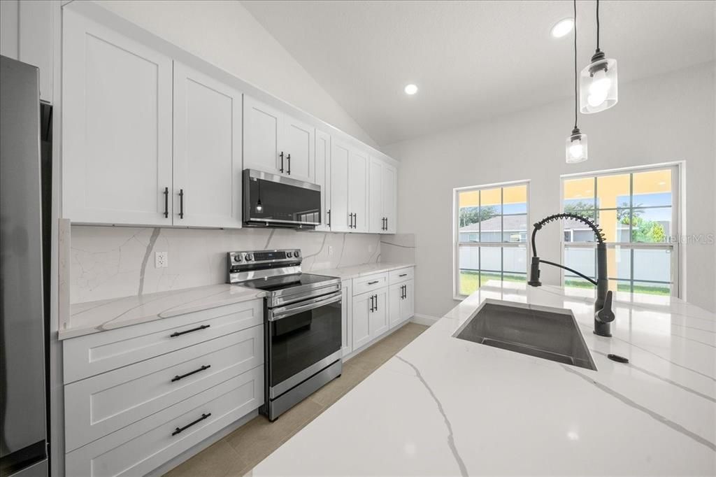 For Sale: $348,000 (3 beds, 2 baths, 1818 Square Feet)