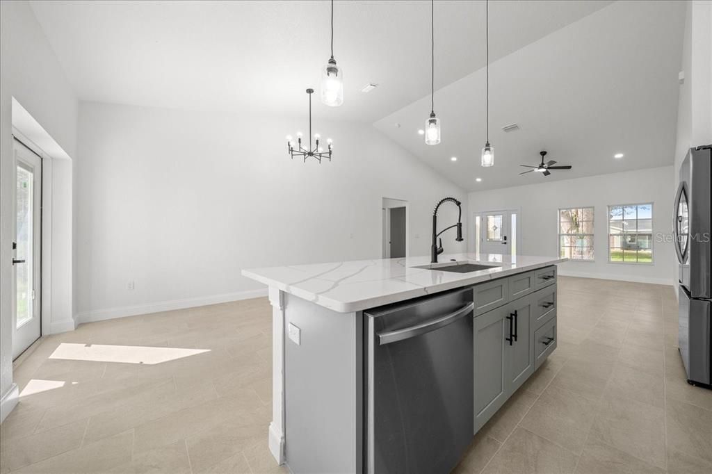 For Sale: $348,000 (3 beds, 2 baths, 1818 Square Feet)