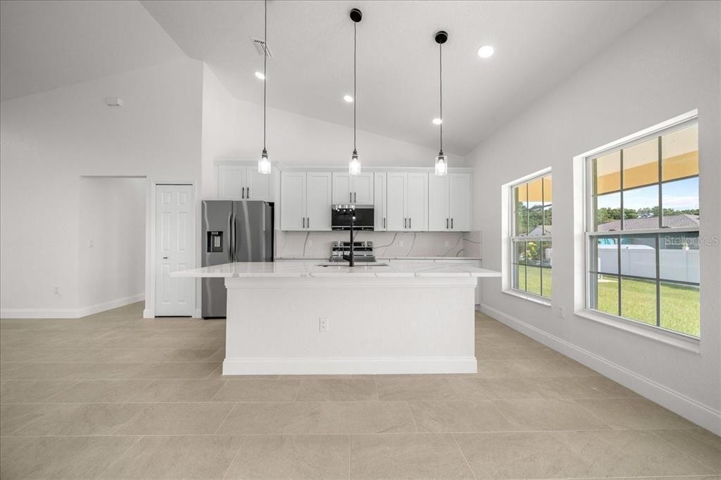 For Sale: $348,000 (3 beds, 2 baths, 1818 Square Feet)