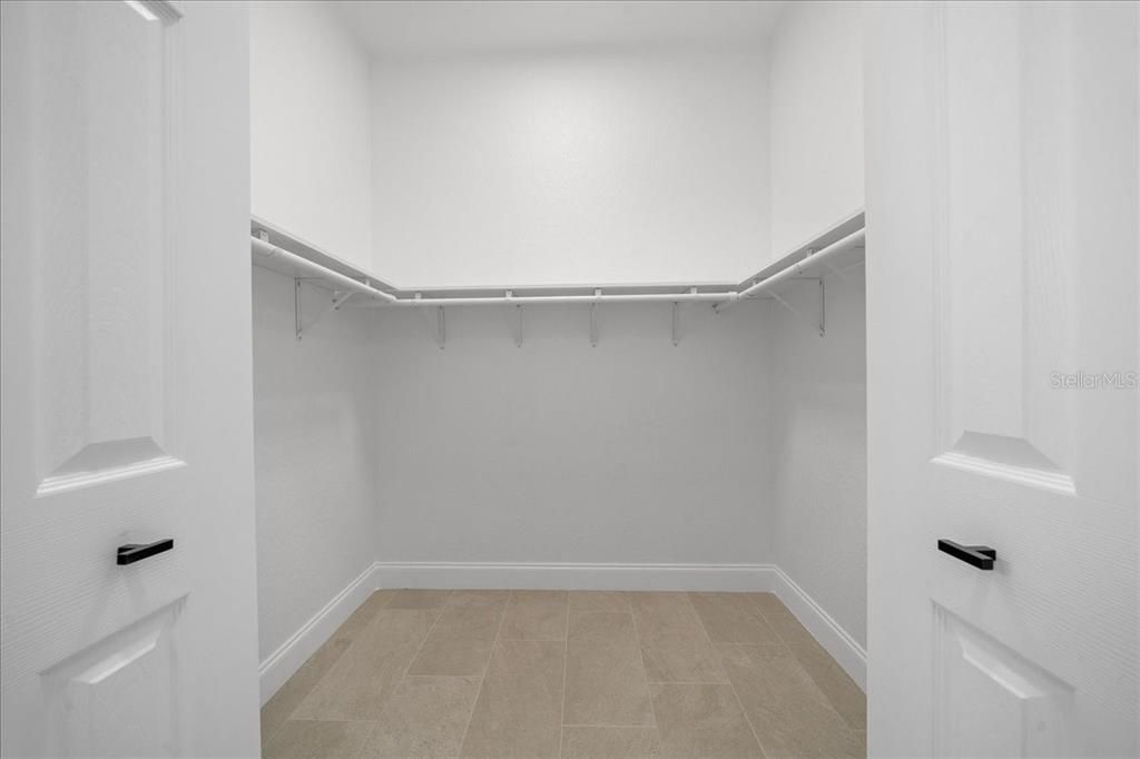 For Sale: $348,000 (3 beds, 2 baths, 1818 Square Feet)