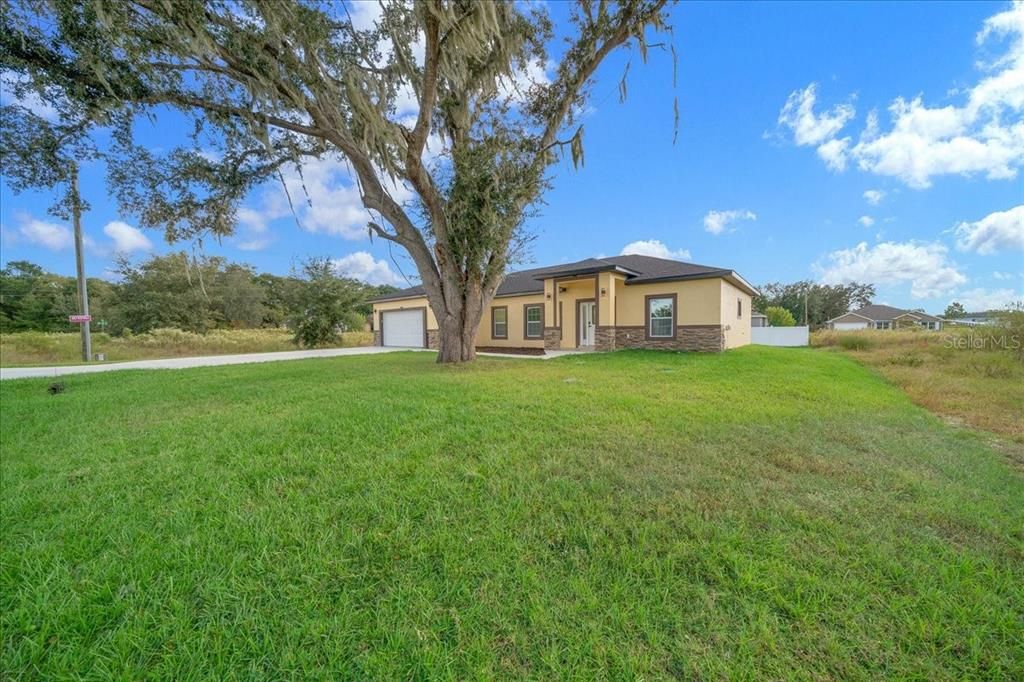 For Sale: $348,000 (3 beds, 2 baths, 1818 Square Feet)