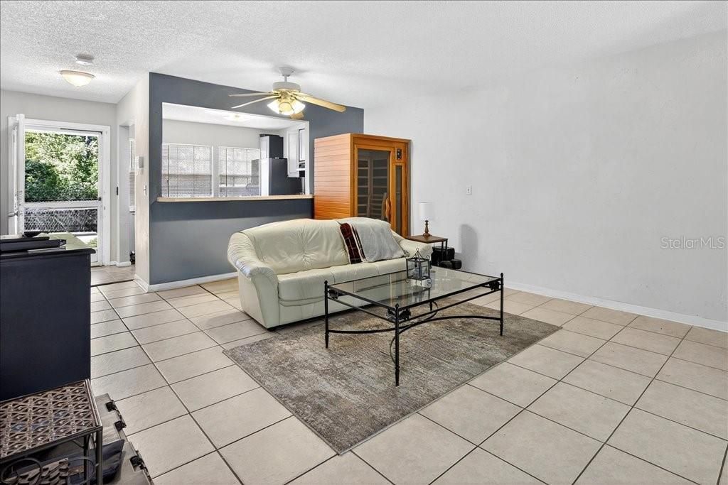 Active With Contract: $169,000 (2 beds, 2 baths, 1021 Square Feet)