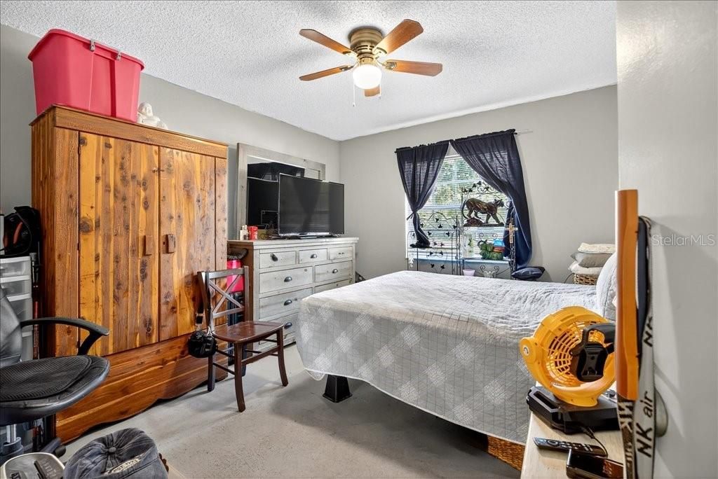 Active With Contract: $169,000 (2 beds, 2 baths, 1021 Square Feet)