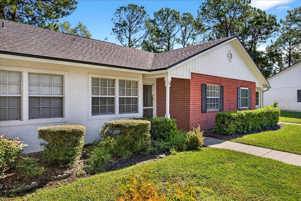 Active With Contract: $169,000 (2 beds, 2 baths, 1021 Square Feet)