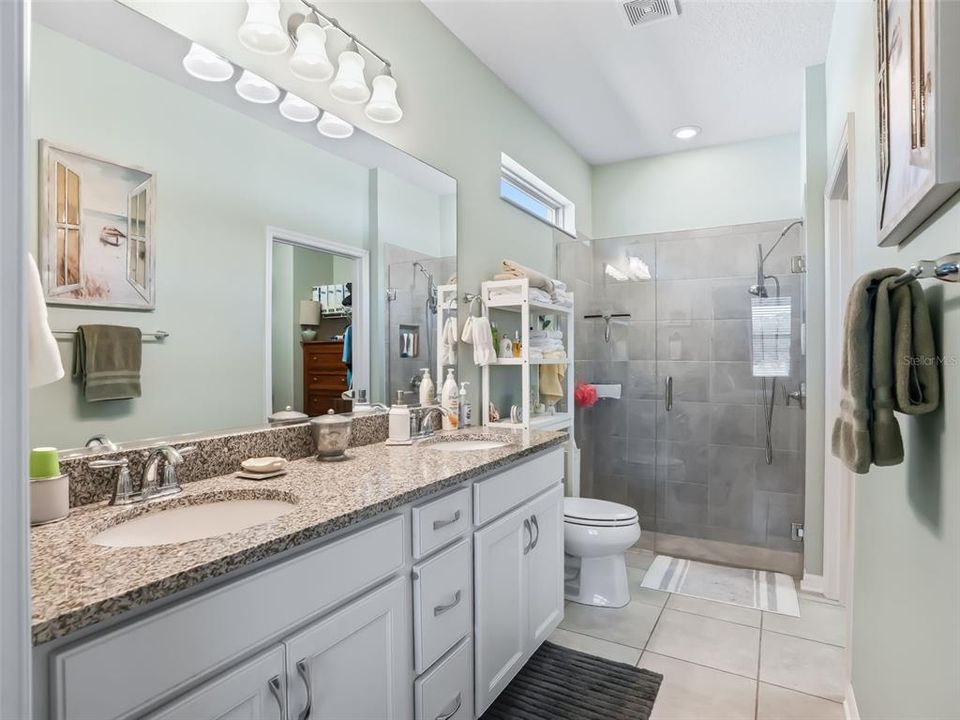 Activo con contrato: $259,900 (2 camas, 2 baños, 1291 Pies cuadrados)