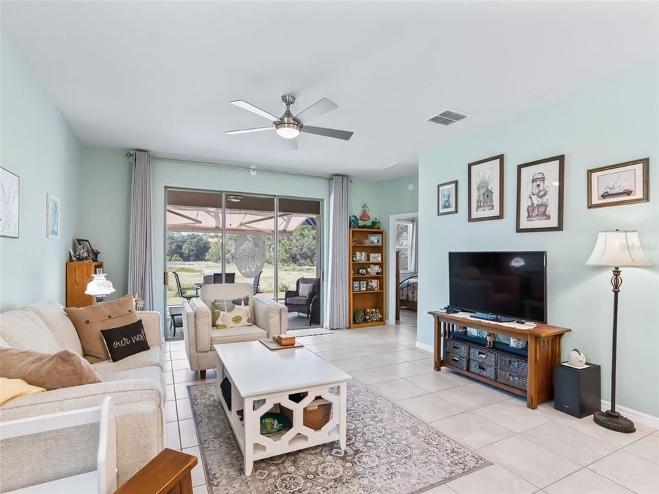 Activo con contrato: $259,900 (2 camas, 2 baños, 1291 Pies cuadrados)