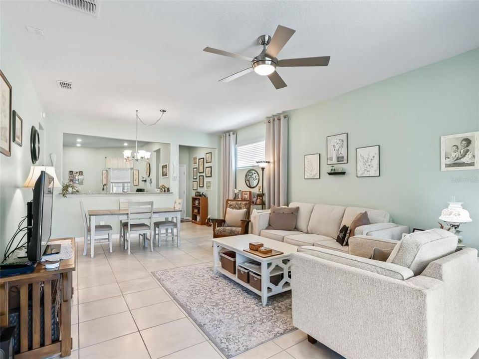 Activo con contrato: $259,900 (2 camas, 2 baños, 1291 Pies cuadrados)