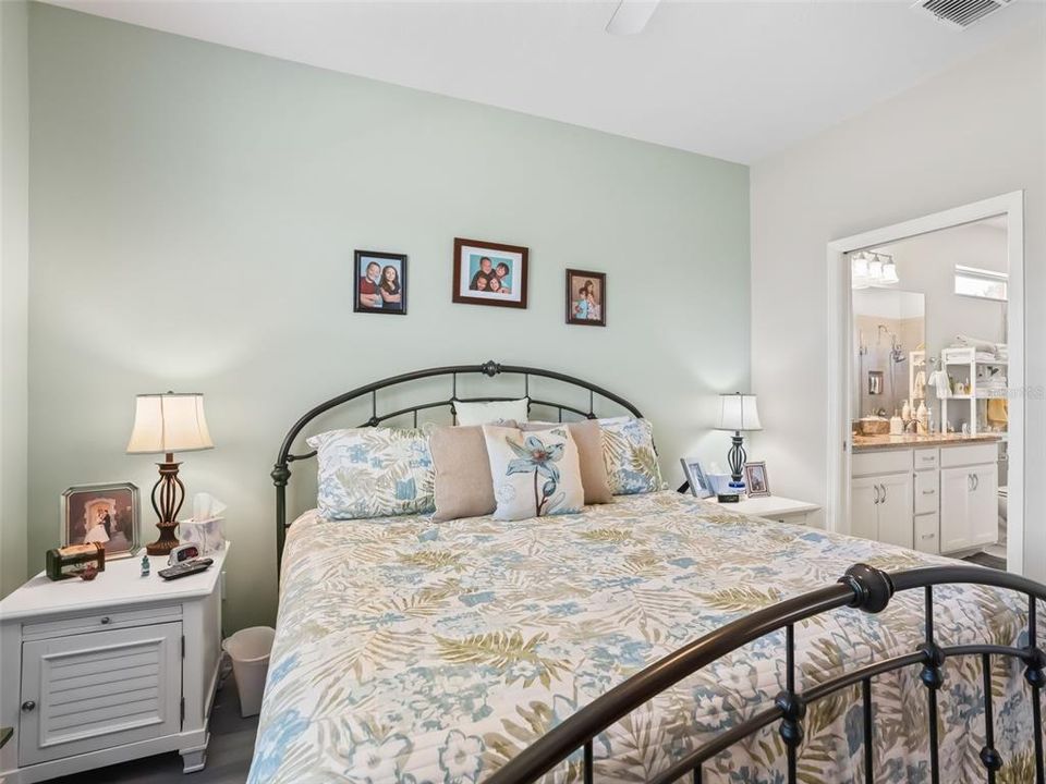 Activo con contrato: $259,900 (2 camas, 2 baños, 1291 Pies cuadrados)