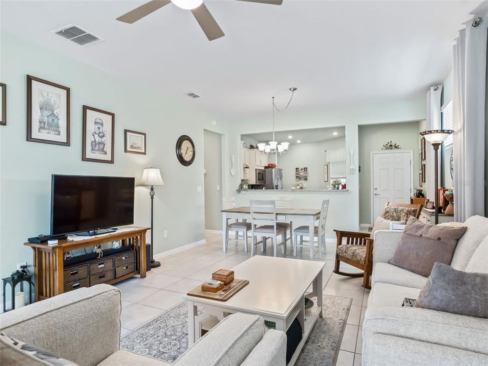 Activo con contrato: $259,900 (2 camas, 2 baños, 1291 Pies cuadrados)