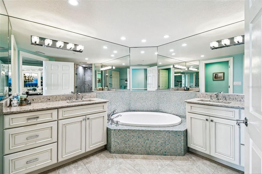 For Sale: $2,449,000 (3 beds, 3 baths, 2227 Square Feet)