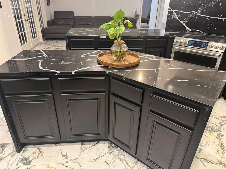 For Sale: $549,000 (3 beds, 2 baths, 2650 Square Feet)