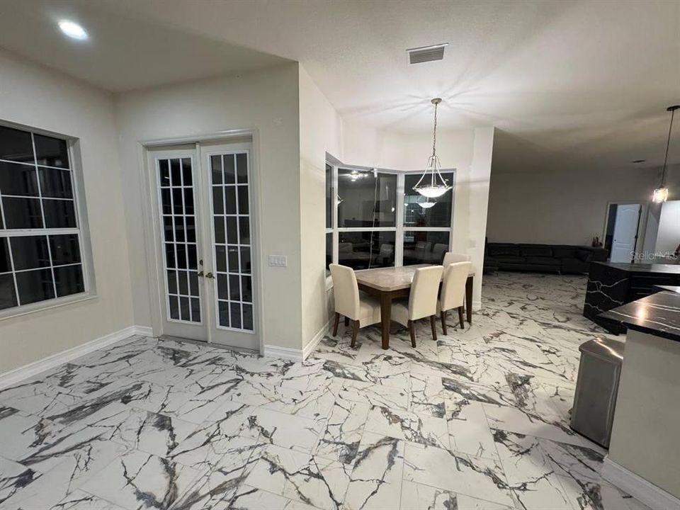 For Sale: $549,000 (3 beds, 2 baths, 2650 Square Feet)